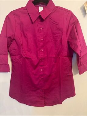 Woman Button-Front Collared Shirt in Magenta